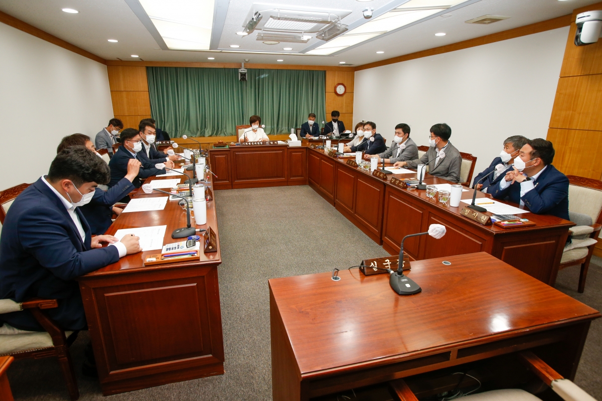 20220705-025[_P7U2743-제259회 임시회시 제1차 기획행정위원회 간사 선임의 건 활동.JPG