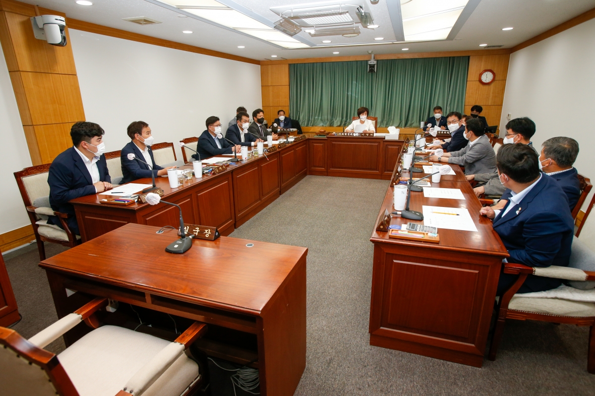 20220705-026[_P7U2754-제259회 임시회시 제1차 기획행정위원회 간사 선임의 건 활동.JPG