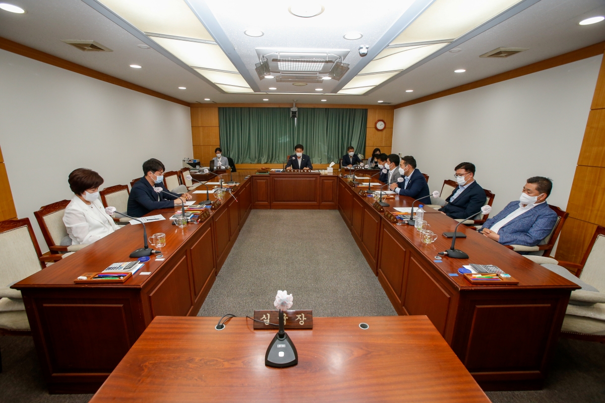 20220705-061[_P7U2855-제259회 임시회시 제1차 윤리특별위원회 위원장 및 간사 선임의 건 활동.JPG