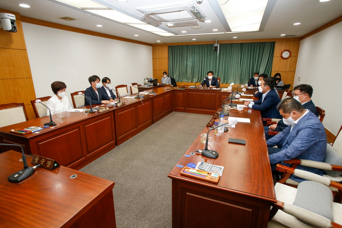 20220705-062[_P7U2860-제259회 임시회시 제1차 윤리특별위원회 위원장 및 간사 선임의 건 활동.JPG