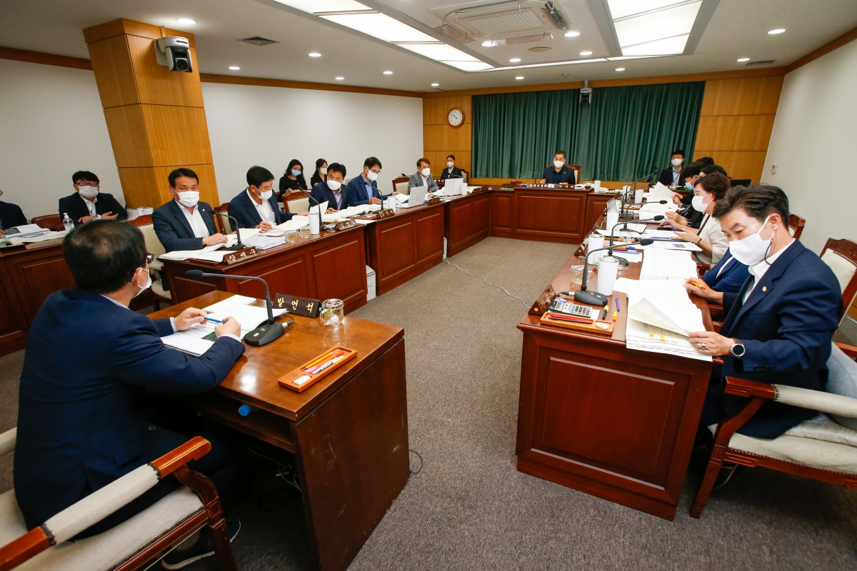 20220905-023[_P7U0724-제261회 제1차 정례회 산업건설위원회 소관 2022년도 제1회 추경예산안 및 기금운용변경계획안 예비심사활동.JPG
