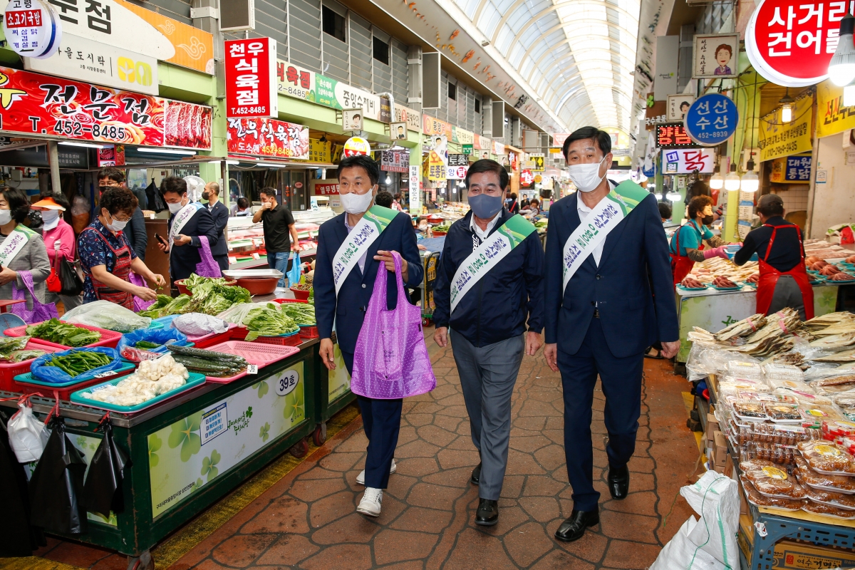 20220907-036[_P7U1032-추석맞이 전통시장 장보기 행사-구미새마을중앙시장.JPG