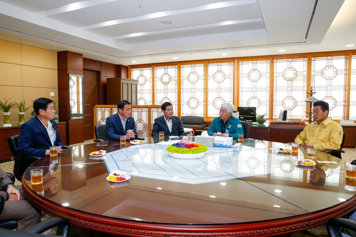 20220922-063[_P7U3315-힌남노 태풍피해지역 물품전달을 위해 포항시의회 방문.JPG