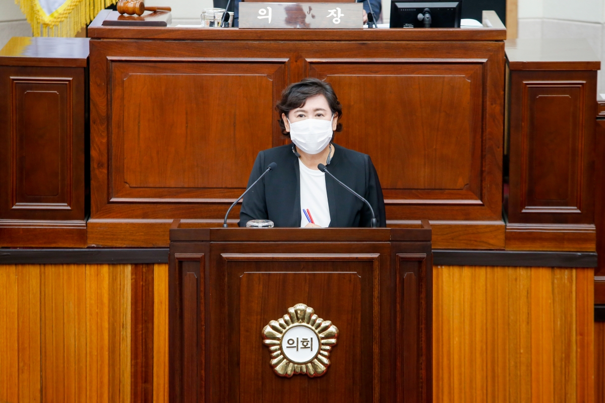20220923-017[_P7U3406-제261회 제1차 정례회 제2차 본회의시 이지연 의원 시정질문.JPG
