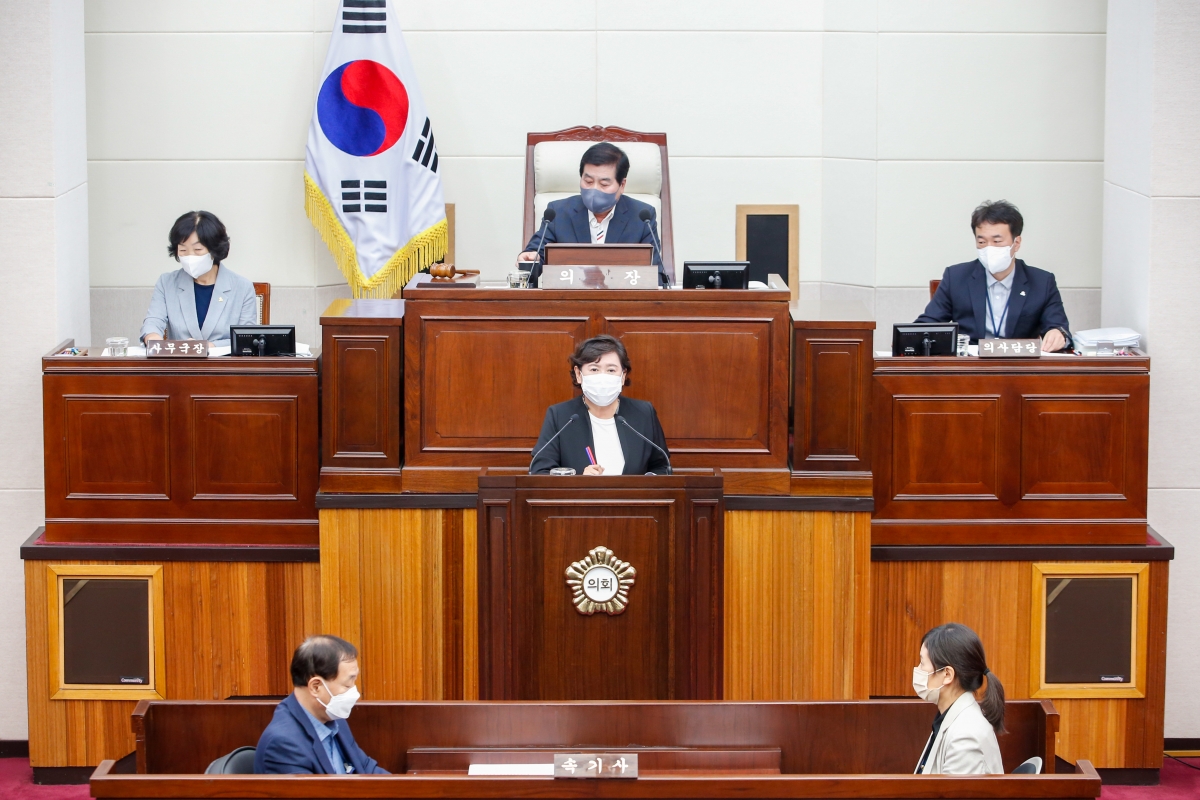 20220923-020[_P7U3429-제261회 제1차 정례회 제2차 본회의시 이지연 의원 시정질문.JPG