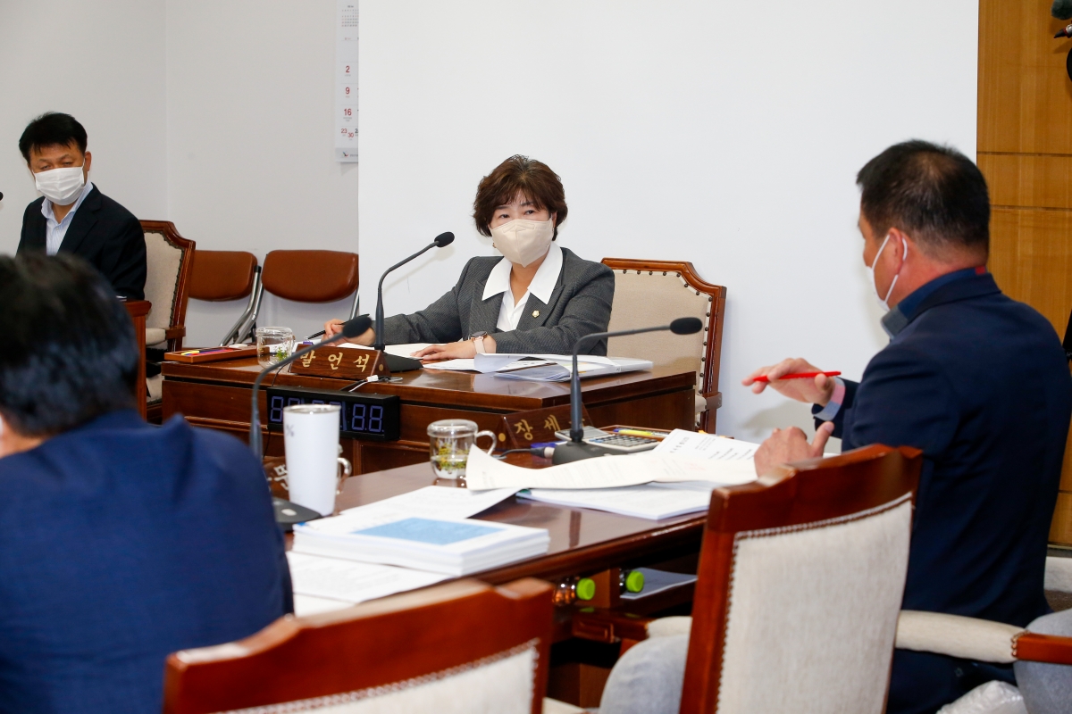 20221019-049[_P7U7283-제262회 임시회시 산업건설위원회 조례안 심사활동.JPG