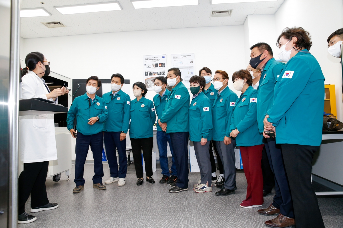 20221020-057[_P7U7575-제262회 임시회시 산업건설위원회 구미전자정보기술원 현장방문활동.JPG