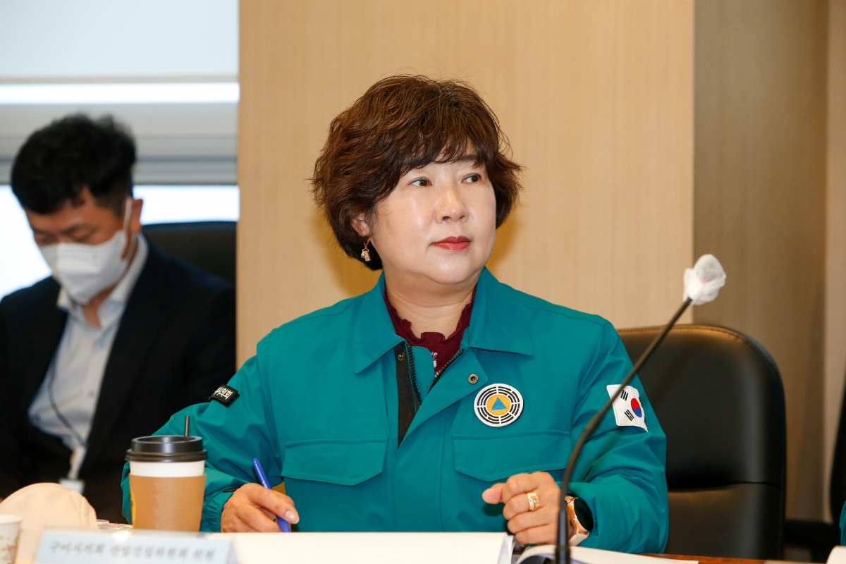 20221020-032[_P7U7499-제262회 임시회시 산업건설위원회 구미전자정보기술원 현장방문활동.JPG