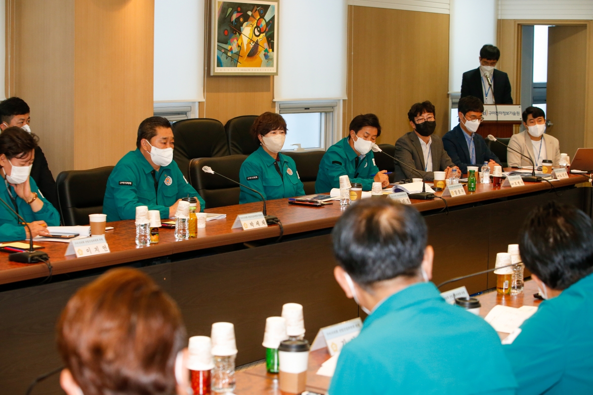 20221020-047[_P7U7545-제262회 임시회시 산업건설위원회 구미전자정보기술원 현장방문활동.JPG