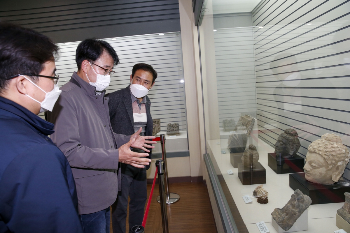 20221108-032[_P7U0542-1-폐회중 기획행정위원회 전남 영광군 백제불교 최초도래지 비교견학.jpg