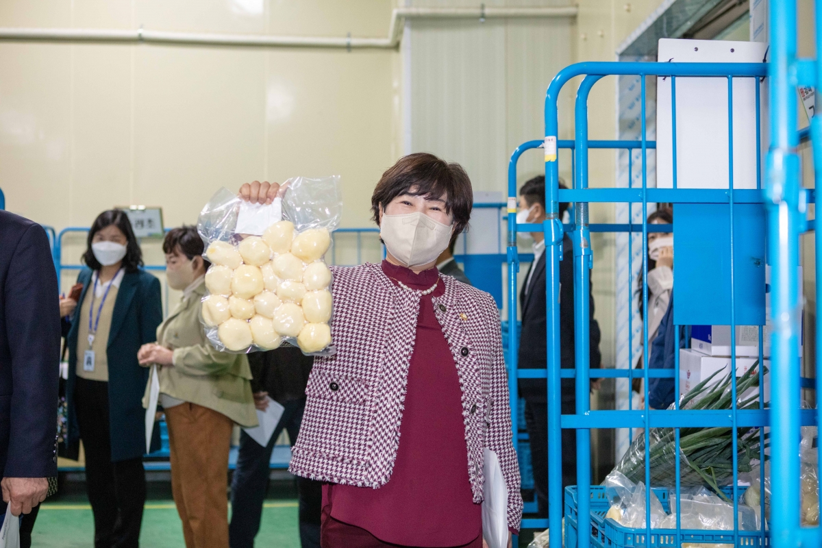 20221109-182[IMG_2905-폐회중 산업건설위원회 경남 김해시 농산물종합유통센터 비교견학.JPG