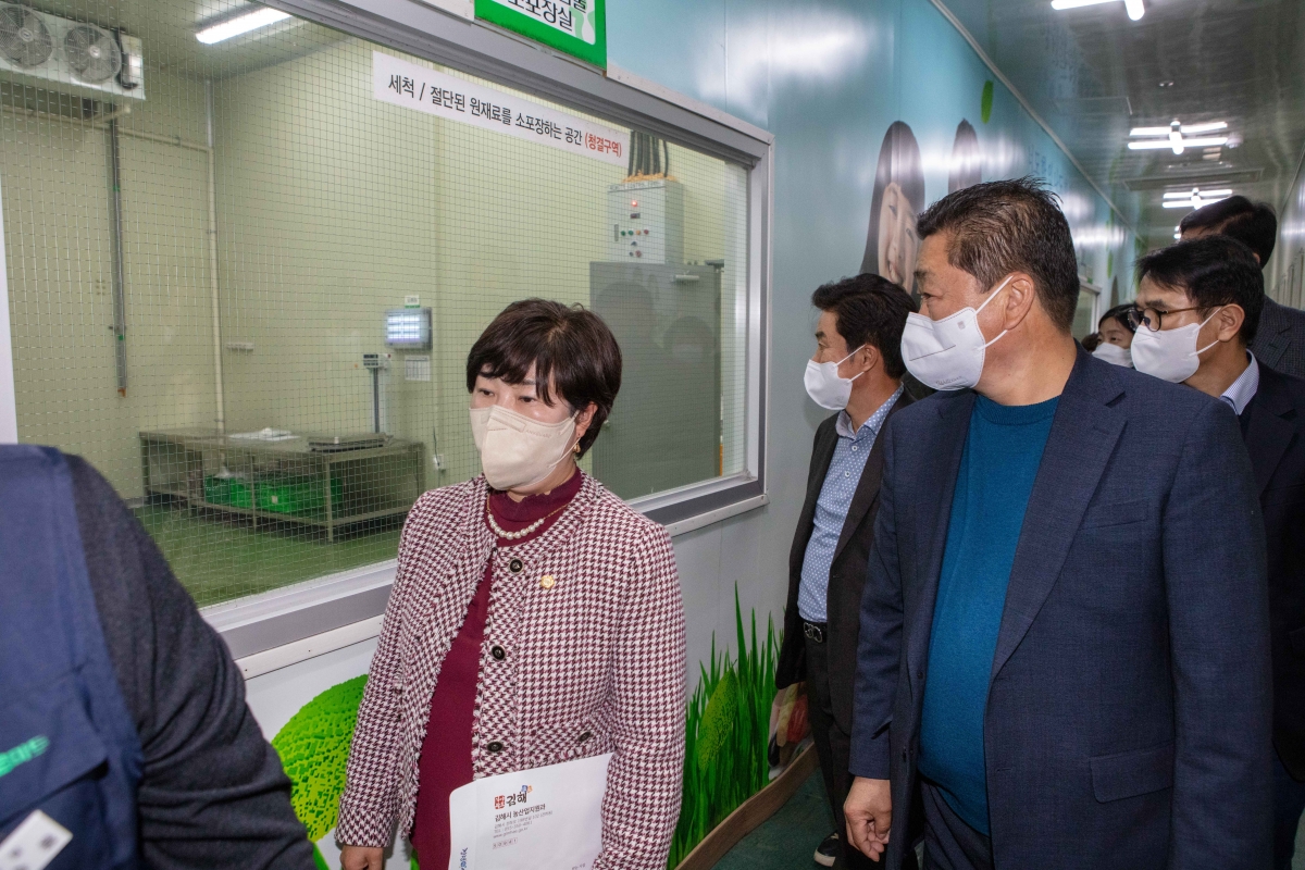 20221109-178[IMG_2899-폐회중 산업건설위원회 경남 김해시 농산물종합유통센터 비교견학.JPG