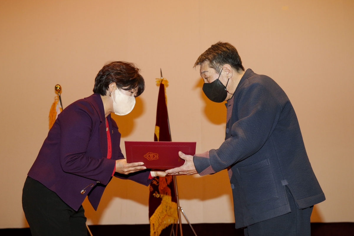 20221118-015[_P7U1674-1-대한안마사협회 경북지부 제40주년 창립기념식 및 보수교육.jpg