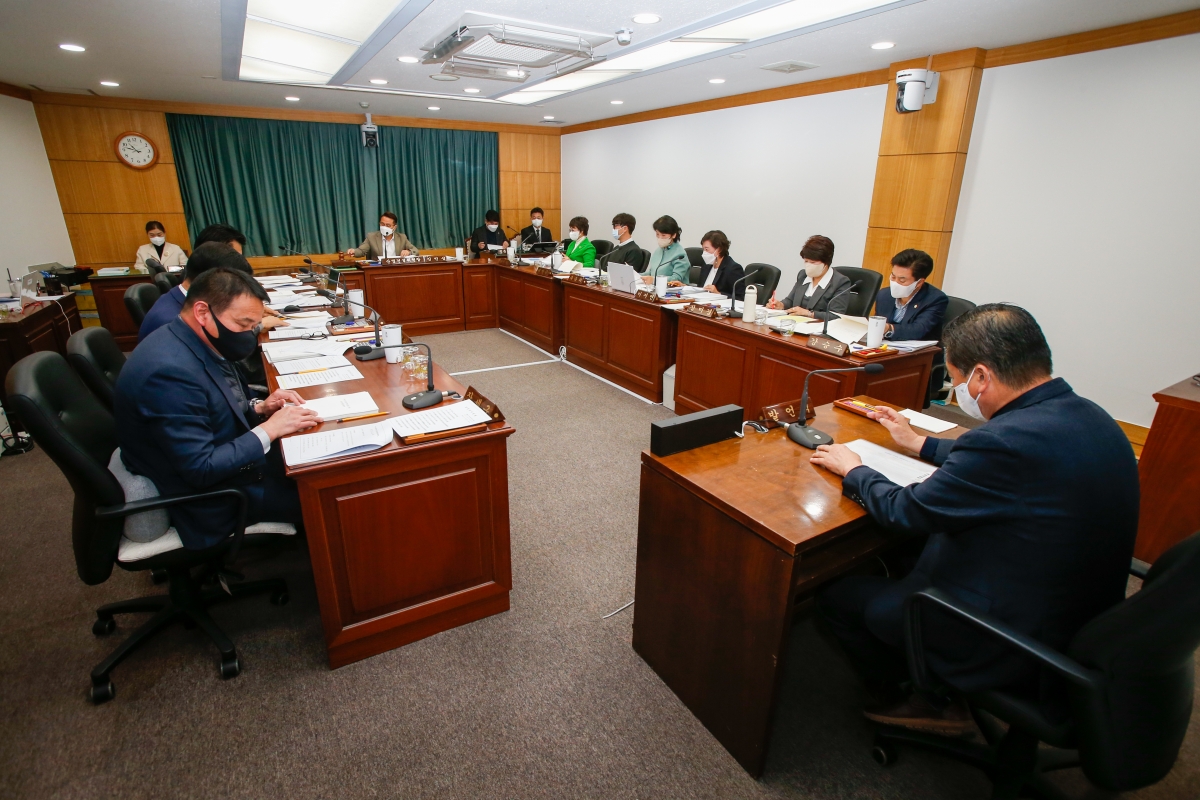 20221128-029[_P7U3037-제263회 구미시의회 제2차 정례회시 산업건설위원회 조례안 심사활동.JPG