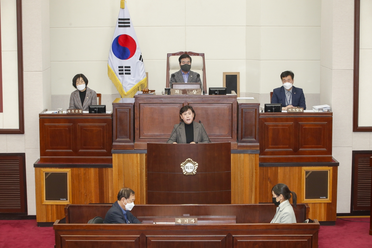 20221216-020[_P7U6108-1-제263회 구미시의회 제2차 정례회 제3차 본회의시 이지연 의원 5분 자유발언.jpg