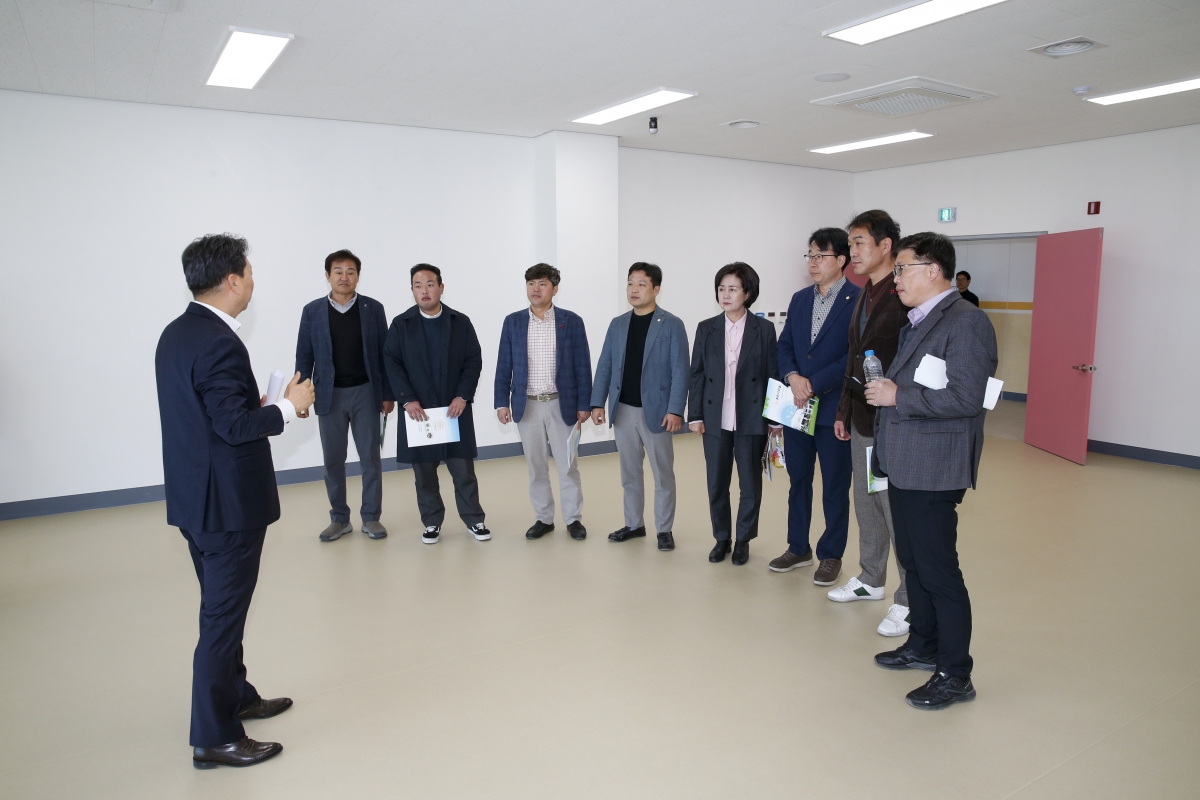 20230314-043[_P7U4650-1-제265회 임시회시 기획행정위원회 강동청소년문화의집 현장방문.jpg