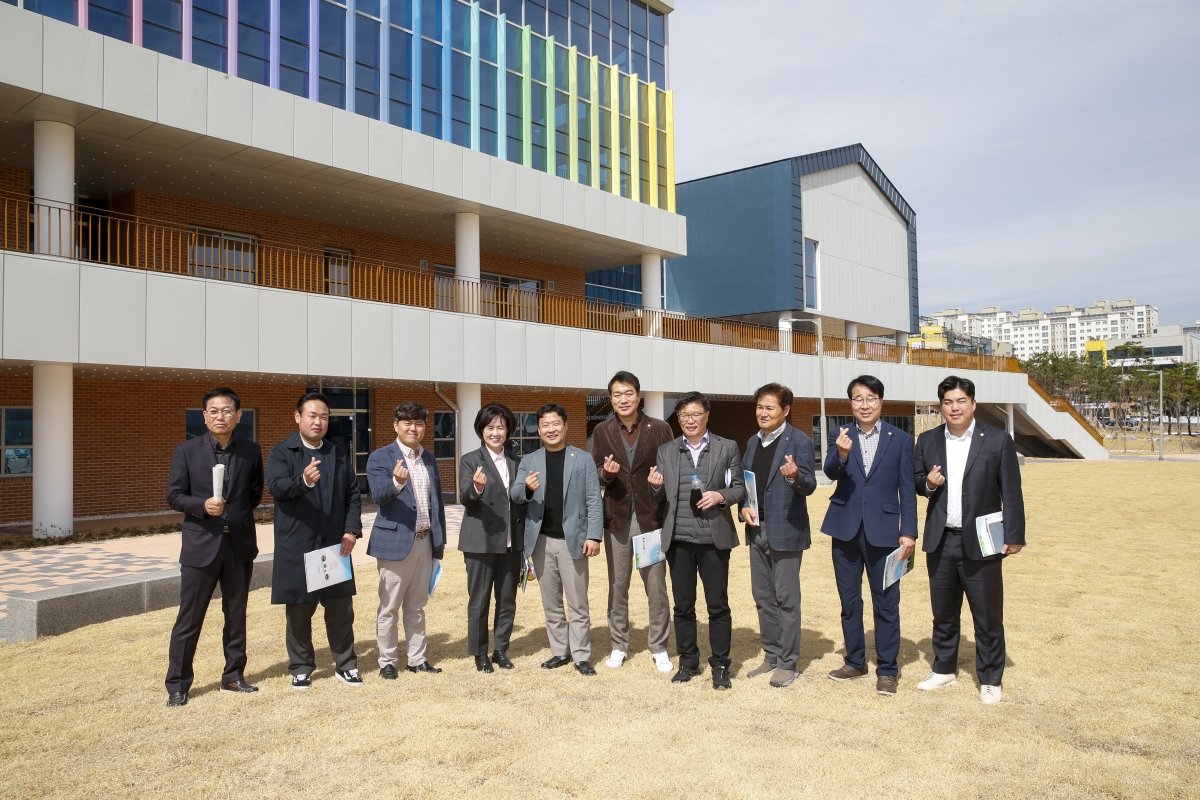 20230314-053[_P7U4677-1-제265회 임시회시 기획행정위원회 강동청소년문화의집 현장방문.jpg