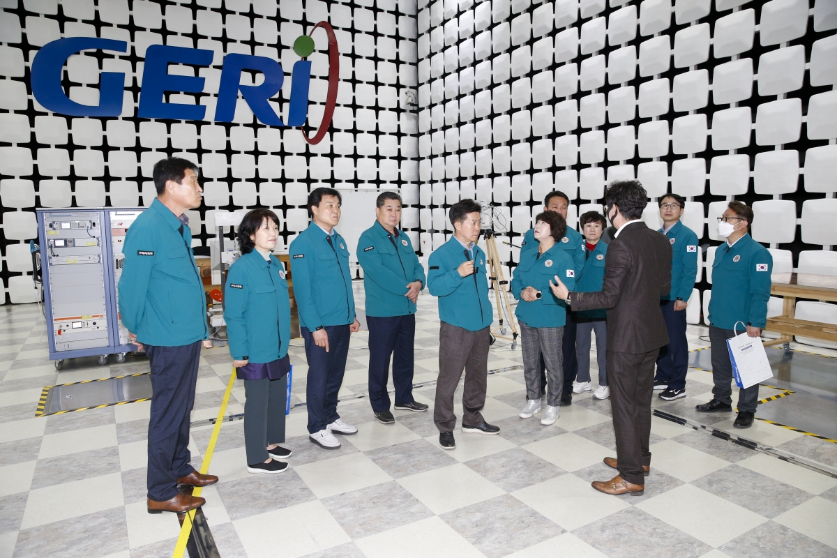 20230315-095[_P7U5092-1-제265회 임시회시 산업건설위원회 구미전자정보기술원 분원 현장방문.jpg