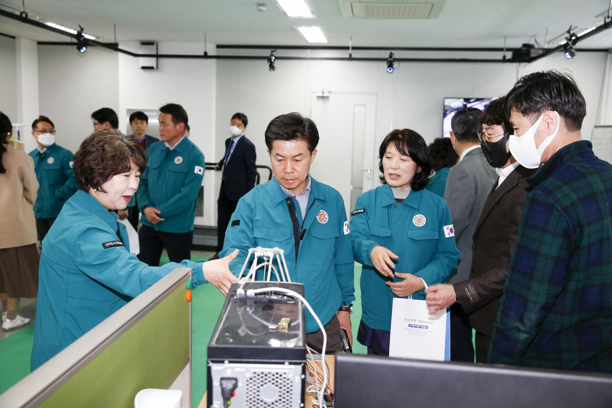 20230315-082[_P7U5051-1-제265회 임시회시 산업건설위원회 구미전자정보기술원 분원 현장방문.jpg