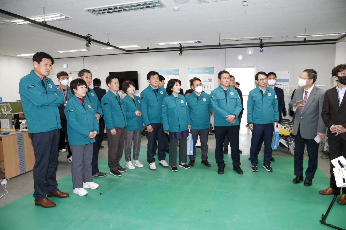 20230315-076[_P7U5036-1-제265회 임시회시 산업건설위원회 구미전자정보기술원 분원 현장방문.jpg