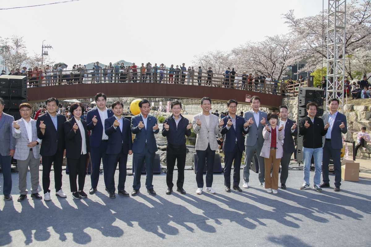 20230401-041[_P7U6168-1-2023 청춘, 금오천 벚꽃 페스티벌.jpg