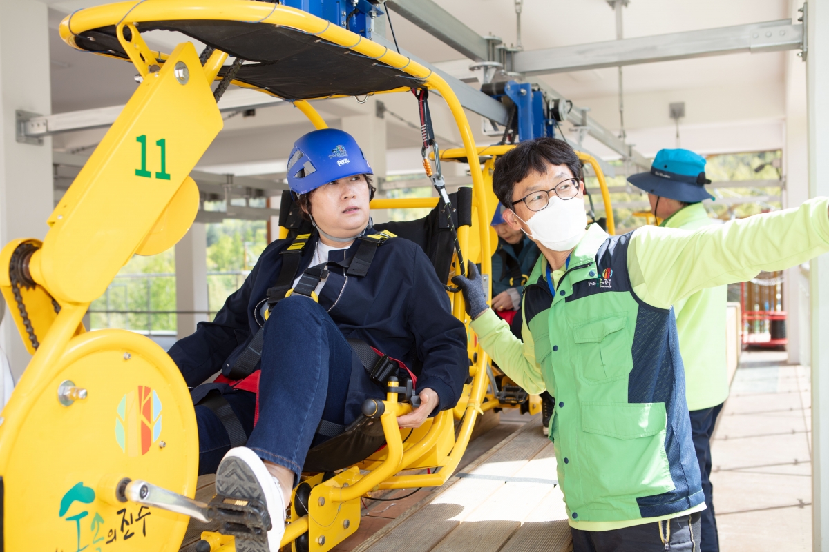 20230417-207[IMG_4388-제266회 임시회 산업건설위원회 경남 진주시 월아산 자연휴양림 비교견학.JPG