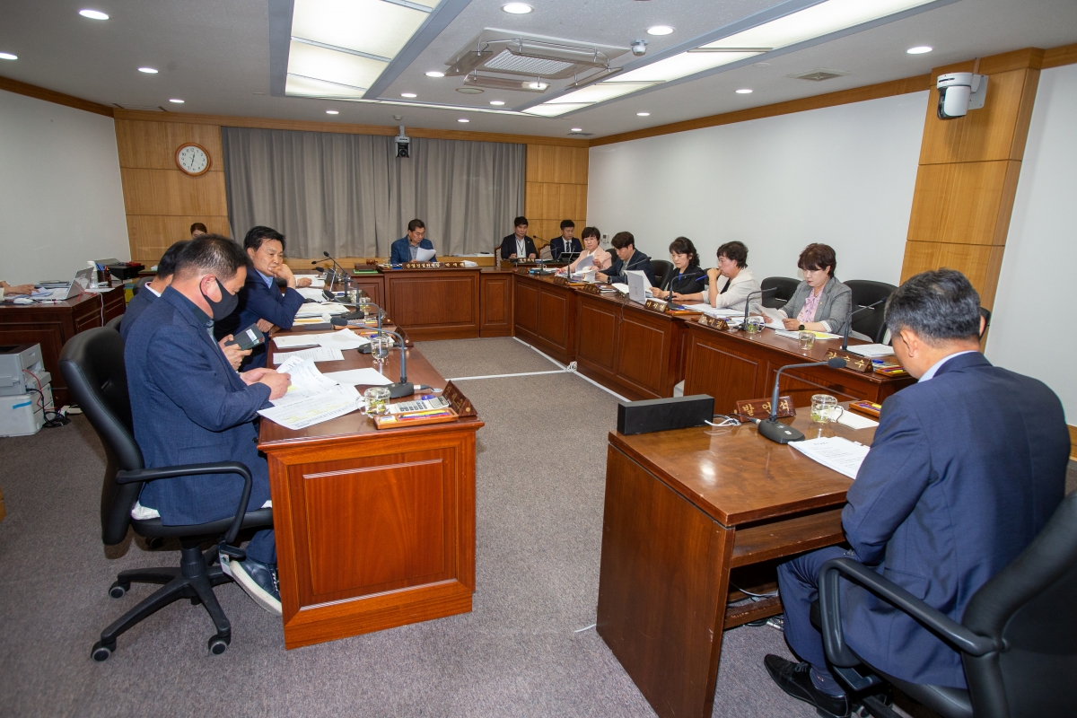 20230510-025[_P7U1176-제267회 임시회 산업건설위원회 조례안 심사활동.JPG