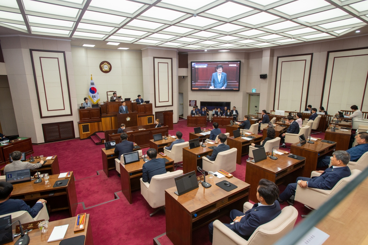 20230602-011[_P7U3380-제268회 정례회 제1차 본회의시 김재우 의원 5분 자유발언.JPG