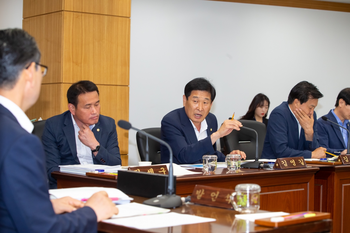 20230605-050[_P7U4242-제268회 정례회 산업건설위원회 조례안 심사활동.JPG