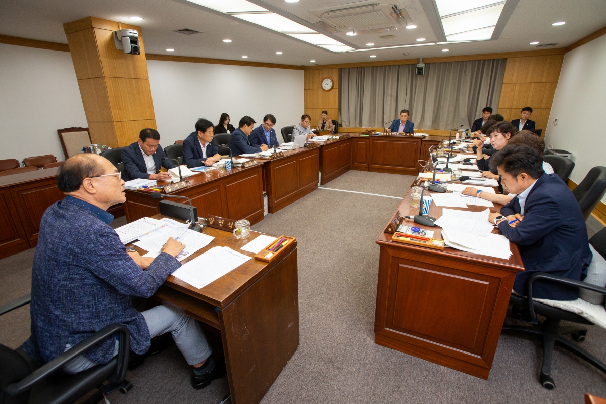 20230605-040[_P7U4185-제268회 정례회 산업건설위원회 조례안 심사활동.JPG