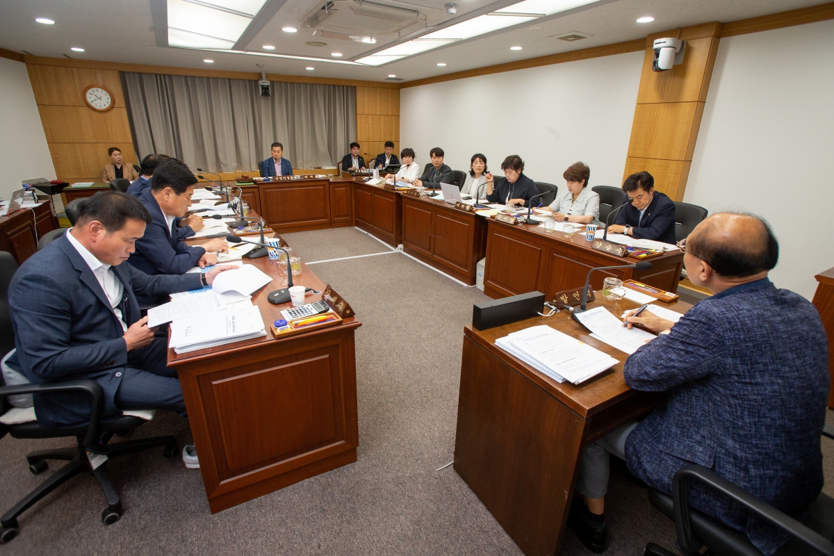 20230605-038[_P7U4174-제268회 정례회 산업건설위원회 조례안 심사활동.JPG