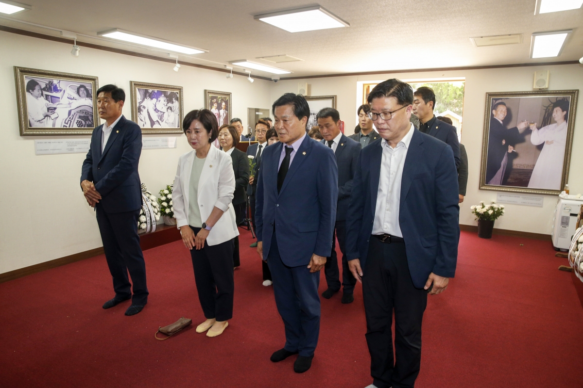 20230606-091[_P7U4455-1-제68회 현충일 박정희대통령 생가 추념.jpg