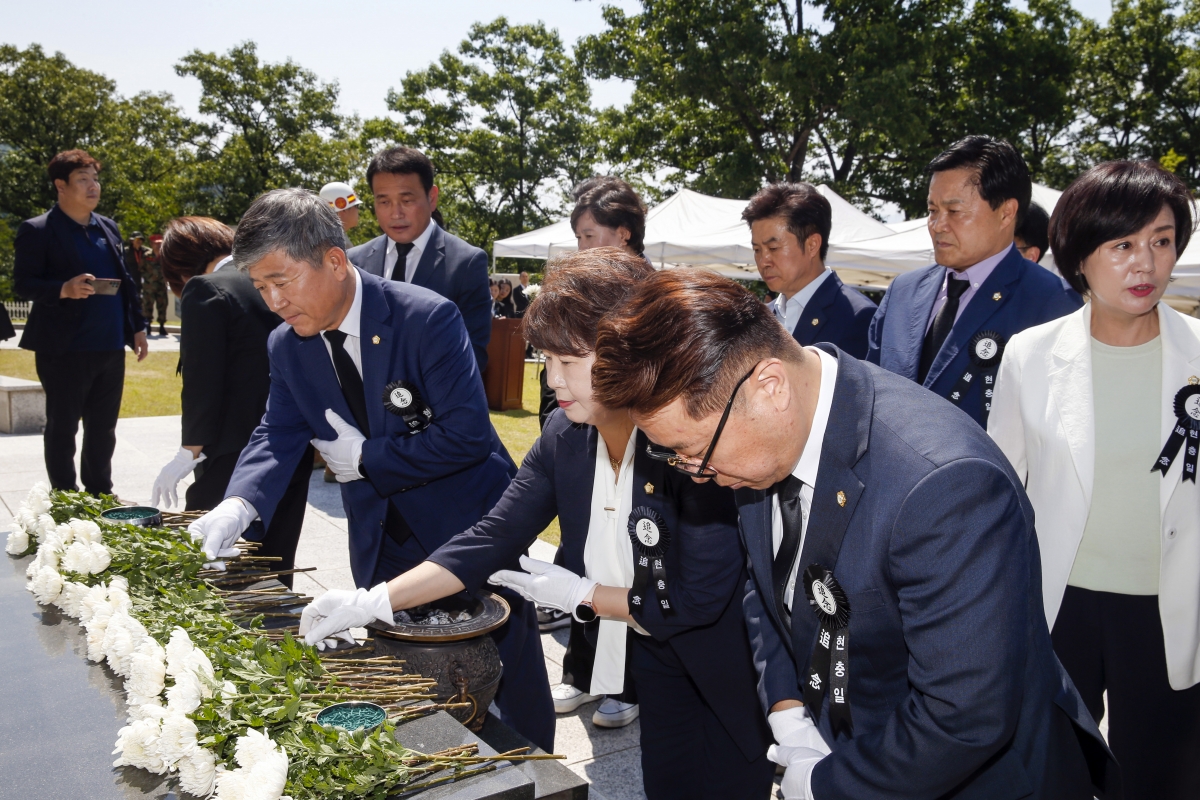 20230606-045[_P7U4359-1-제68회 현충일 충혼탑 추념.jpg