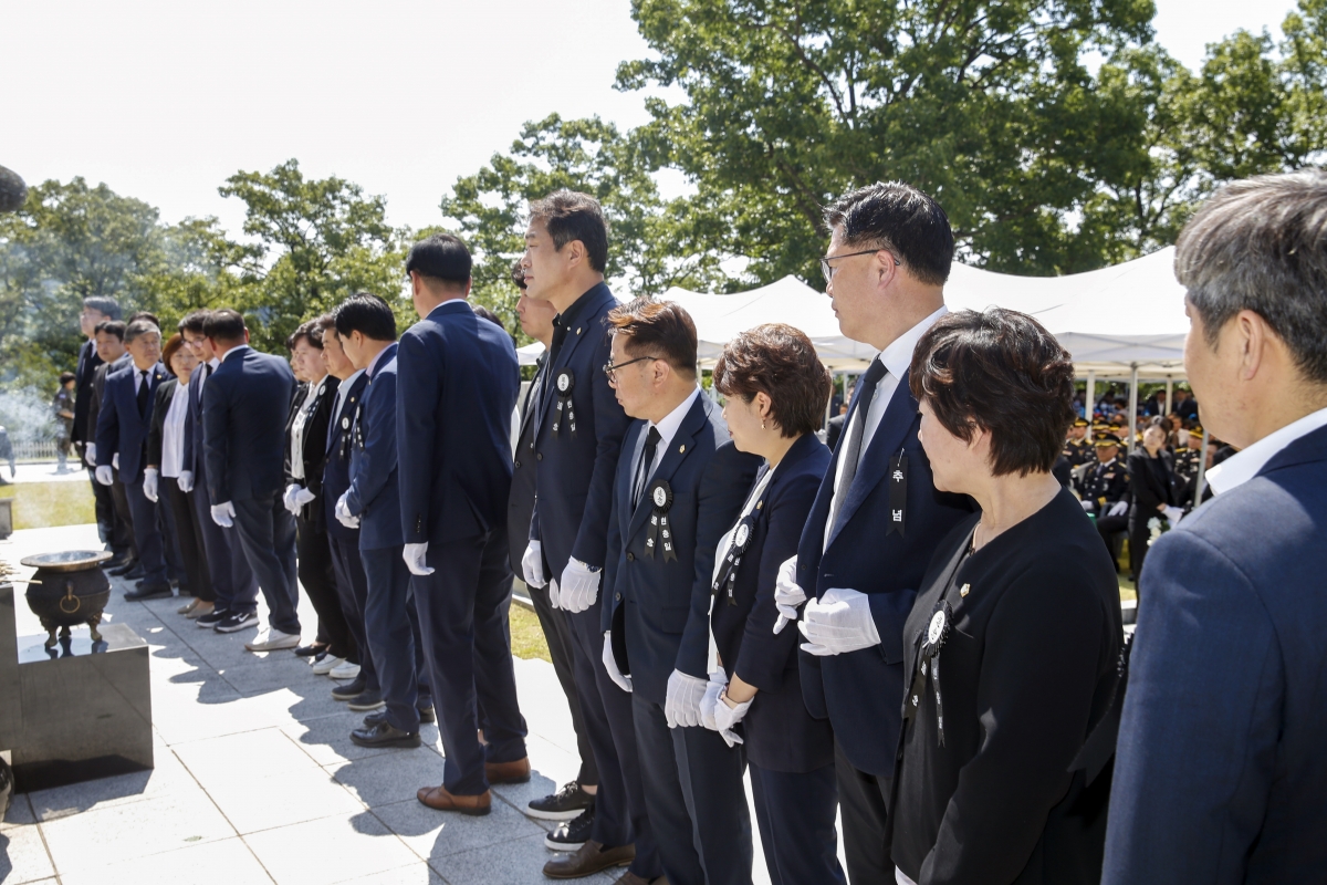 20230606-059[_P7U4386-1-제68회 현충일 충혼탑 추념.jpg