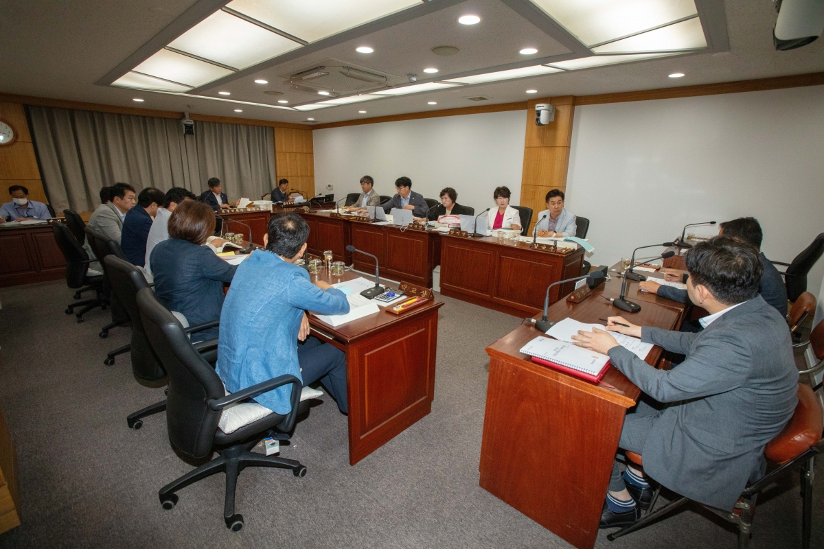 20230621-007[IMG_5528-제268회 정례회 예산결산특별위원회 2022회계연도 세입·세출 결산 승인안 심사활동.JPG