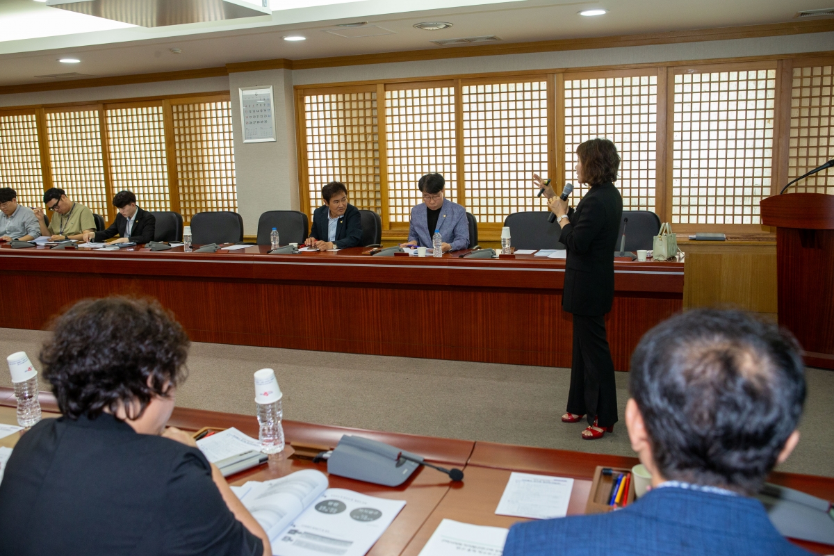 20230628-008[_P7U7374-의원연구단체 자치법규 연구회 중간보고회.JPG