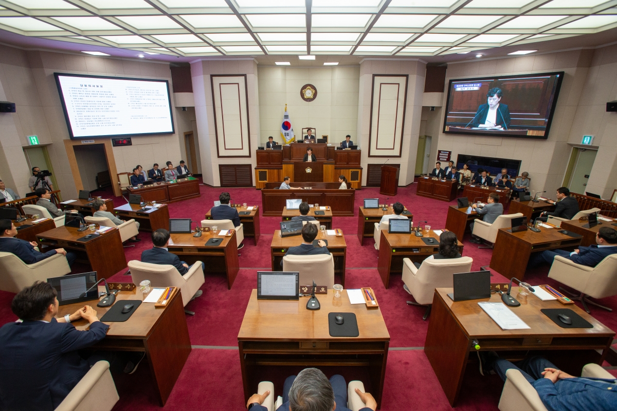 20230713-023[_P7U8692-제269회 임시회 제2차 본희의시 이지연 예산결산특별위원장 특별위원회 활동결과보고.JPG