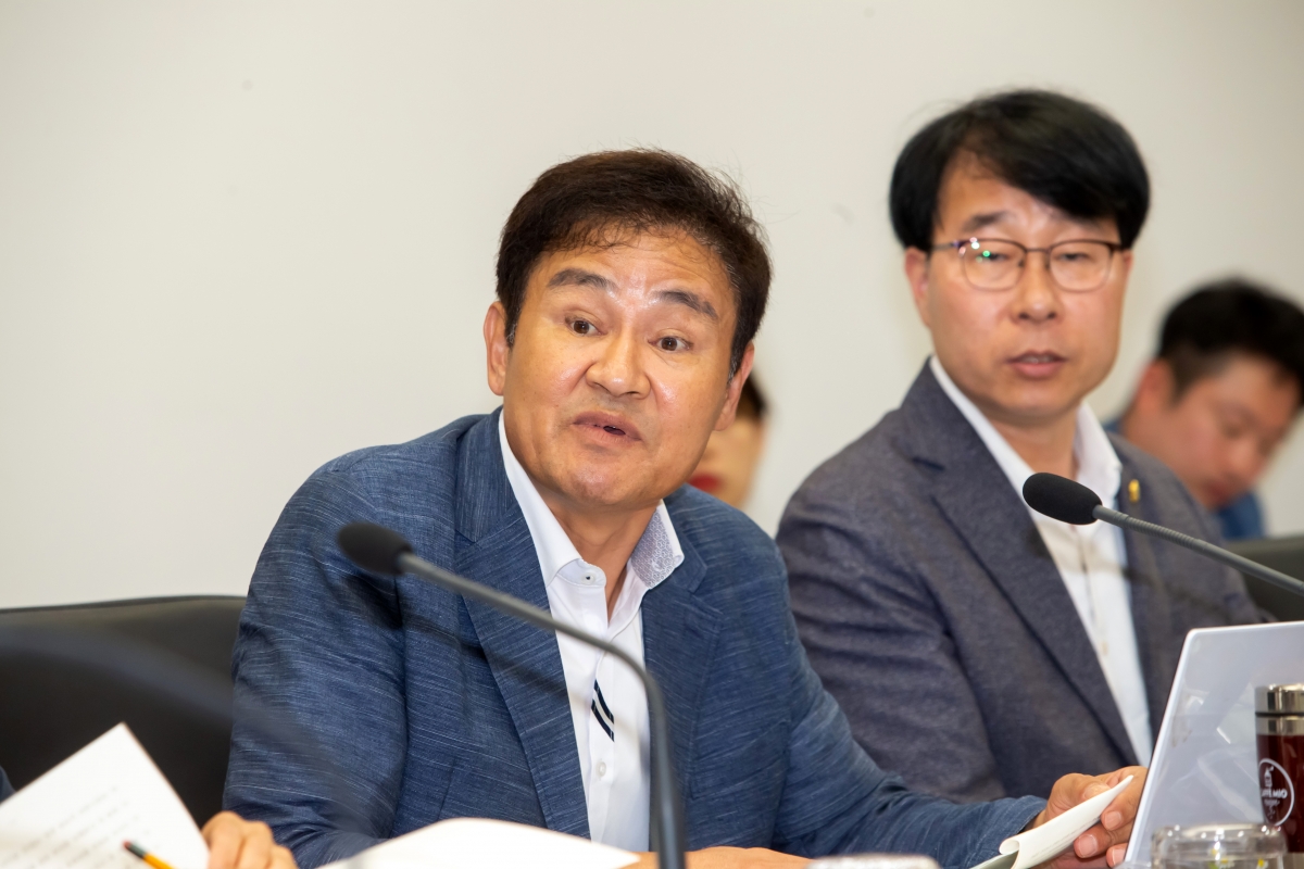 20230706-027[_P7U7942-제269회 임시회 기획행정위원회 조례안 심사활동.JPG