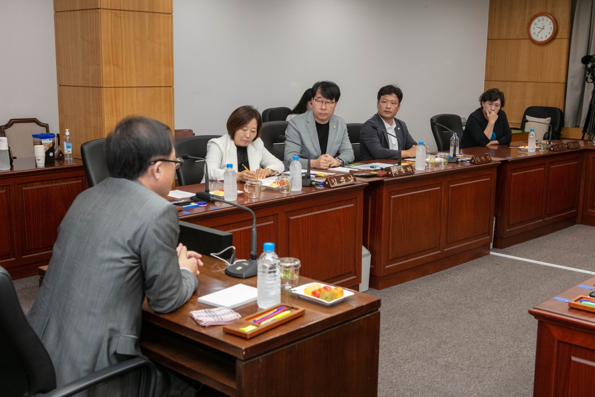 20230816-007[IMG_5937-신공항이전지원특별위원회 김정호 한국항공우주산업 고문 초청 간담회.JPG