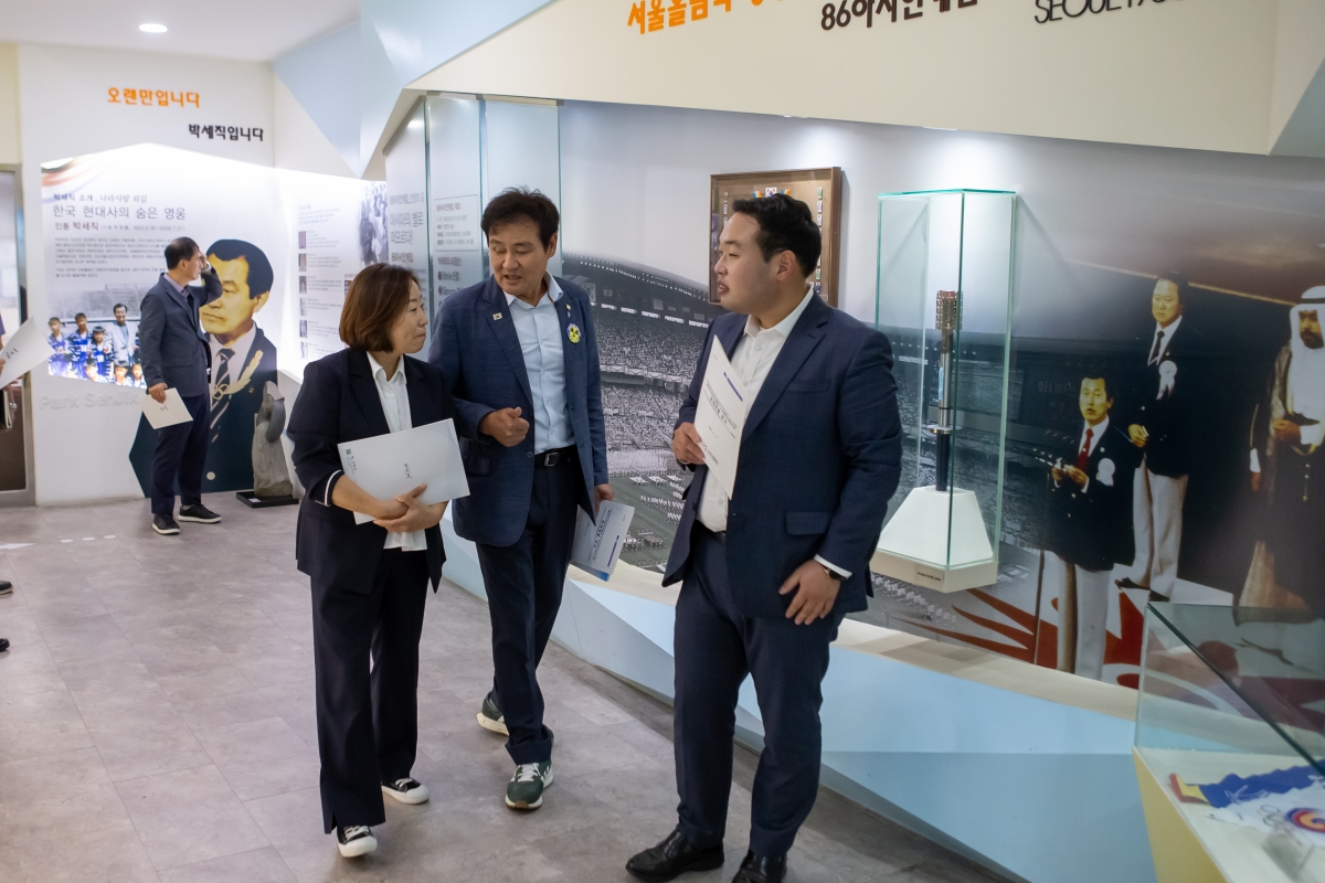 20230913-044[_P7U0652-제270회 임시회 기획행정위원회 박세직 기념 전시실 현장방문.JPG