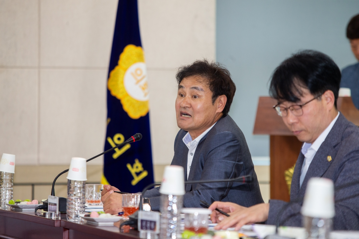 20231011-021[_P7U3257-의원연구단체 자치법규 연구회 문경시의회 방문.JPG