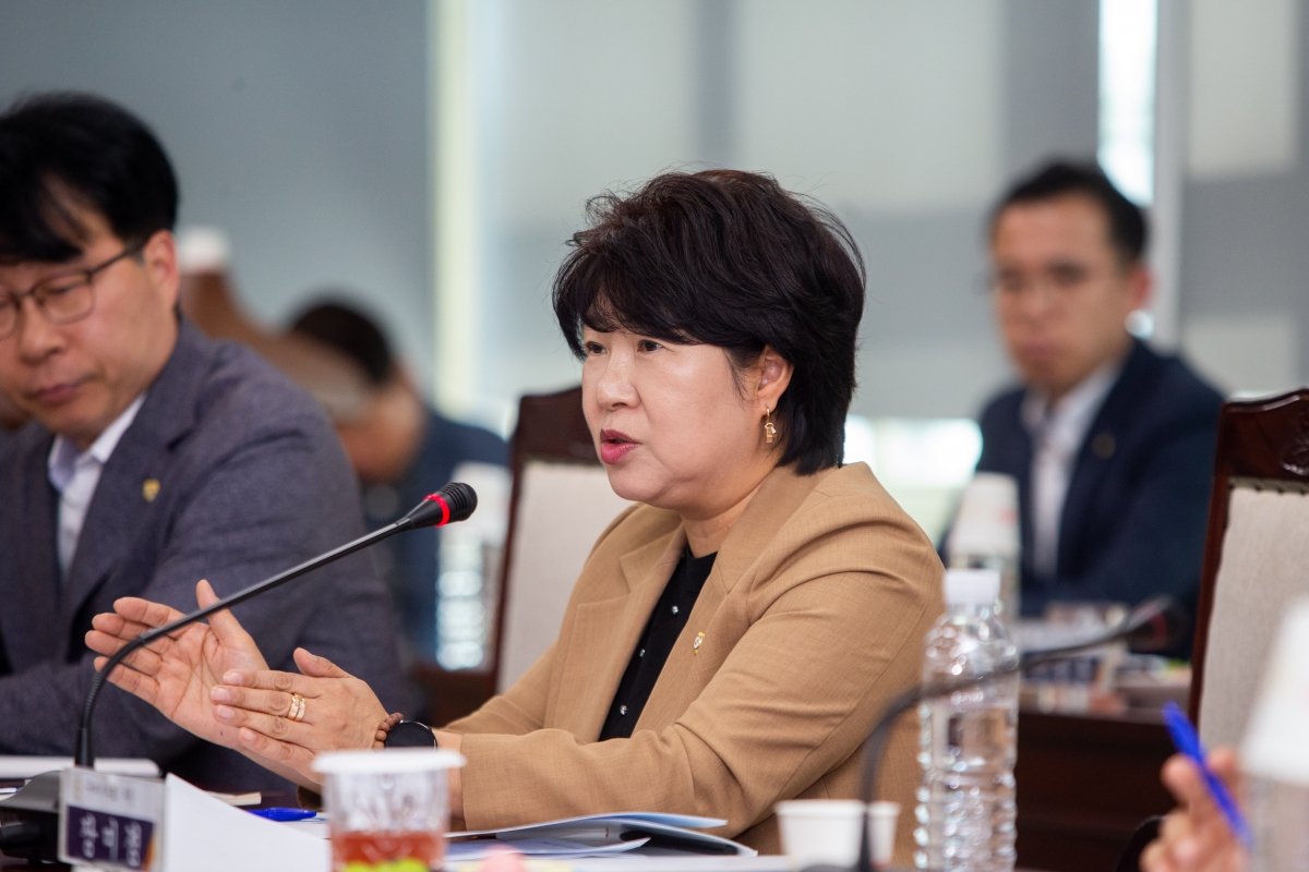 20231011-034[_P7U3299-의원연구단체 자치법규 연구회 문경시의회 방문.JPG