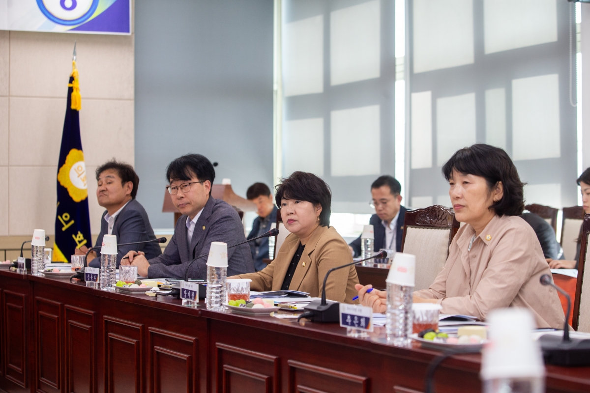 20231011-031[_P7U3285-의원연구단체 자치법규 연구회 문경시의회 방문.JPG