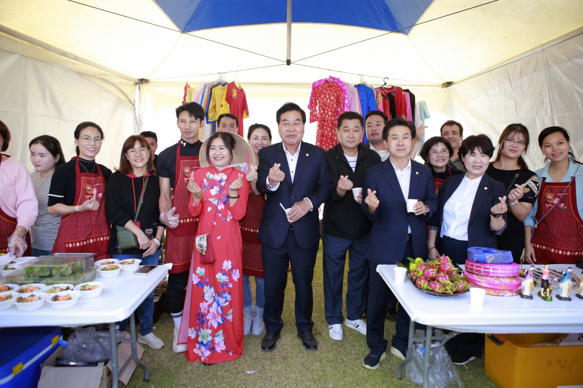 20231015-044[_P7U4185 복사-제18회 외국인근로자 문화축제.jpg