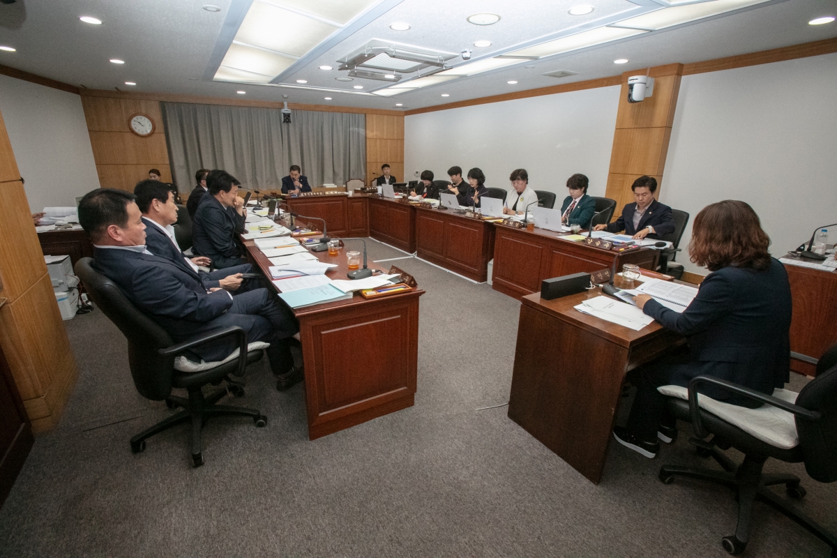 20231017-050[IMG_7035-제271회 임시회 산업건설위원회 조례안 심사활동.jpg