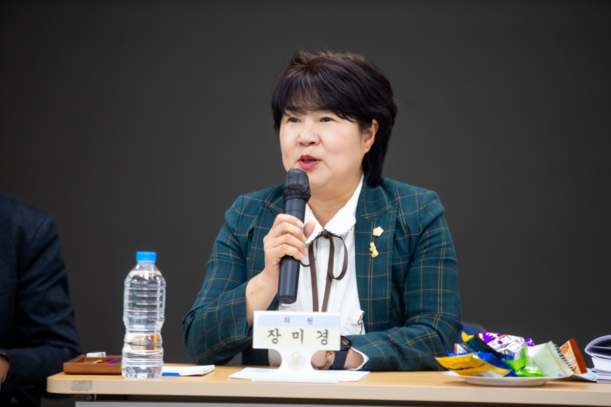 20231020-040[_P7U4787-의원연구단체 자치법규연구회 강평회.jpg