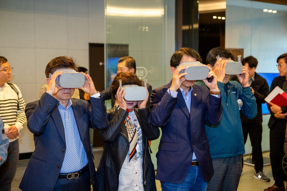 20231023-082[_P7U5495-제271회 임시회 산업건설위원회 울산광역시 교통관리센터 비교건학.jpg