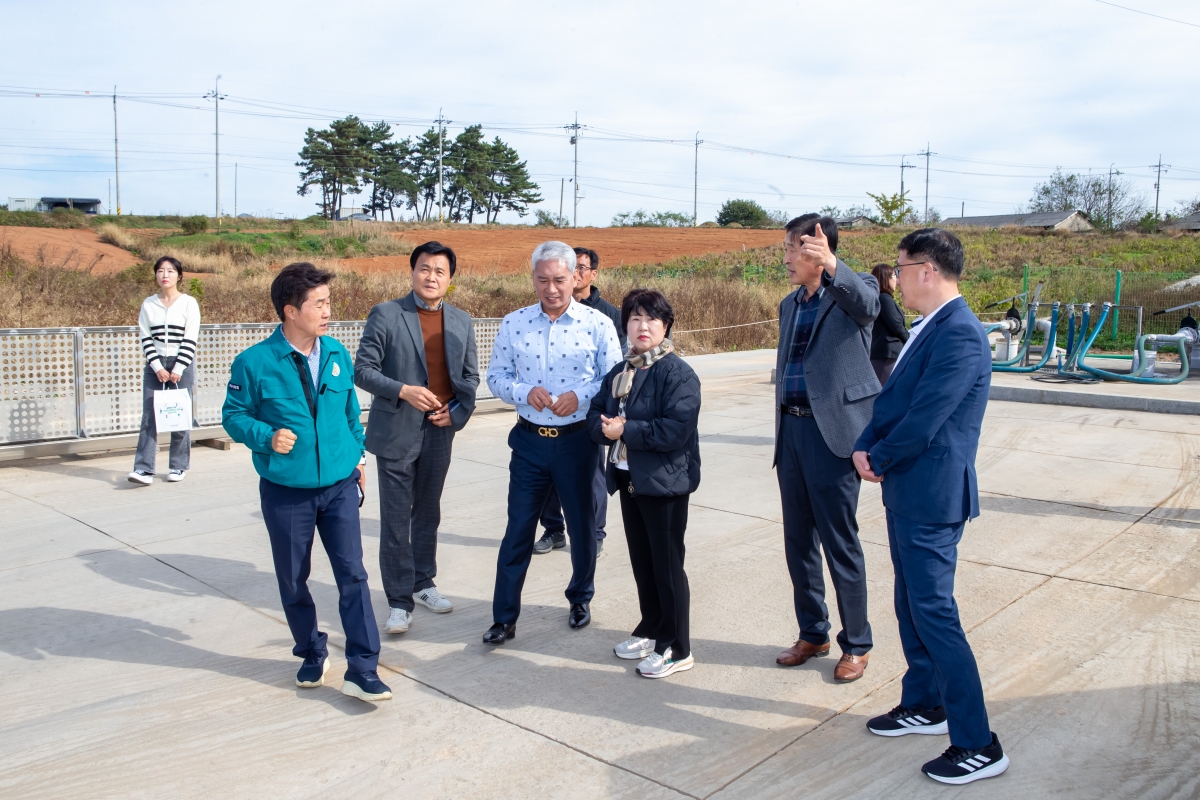 20231108-018[_P7U8015-의원연구단체 농,축산 환경개선 연구회 전북 김제시 한국바이오산업 기업체 방문.jpg