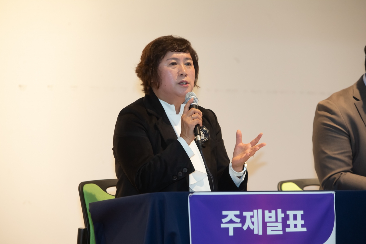 20231124-059[_P7U0463-새희망 구미시대 함께 일하고 함께 돌보는, 2023년 여성정책 세미나.jpg