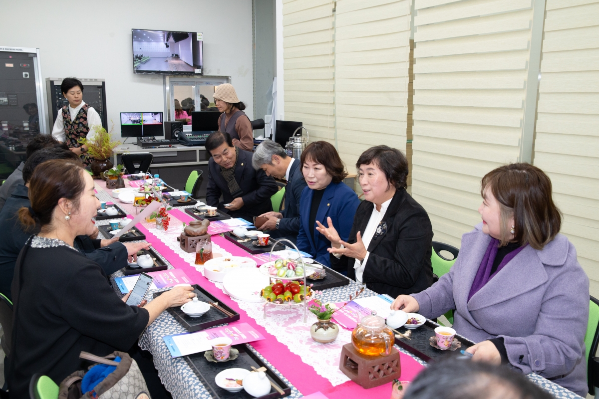 20231124-032[_P7U0370-새희망 구미시대 함께 일하고 함께 돌보는, 2023년 여성정책 세미나.jpg